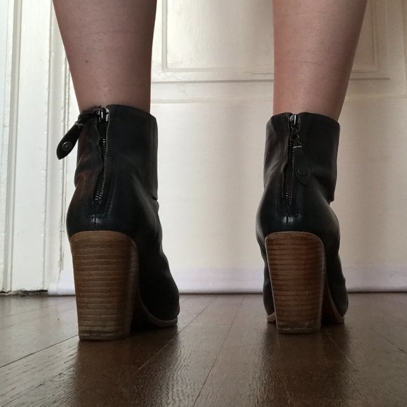 Rag and Bone Classic Newbury Leather Ankle Boot - Picture 3 of 8